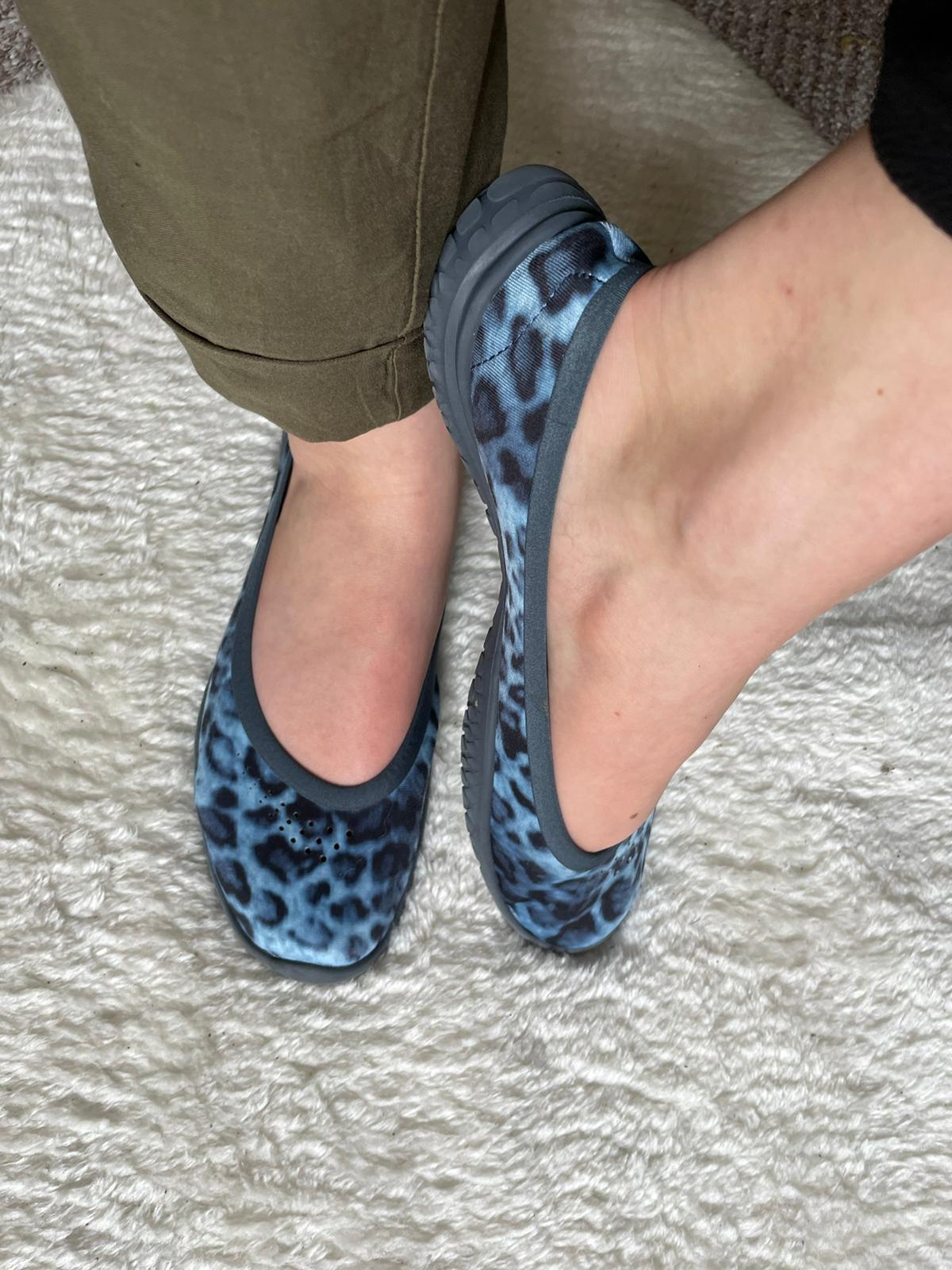 blue dress leopard shoes PLUS 30 WAYS TO WEAR A BABY BLUE DRESS AND LEOPARD HEELS (OUTFIT POST, MOSTAR)